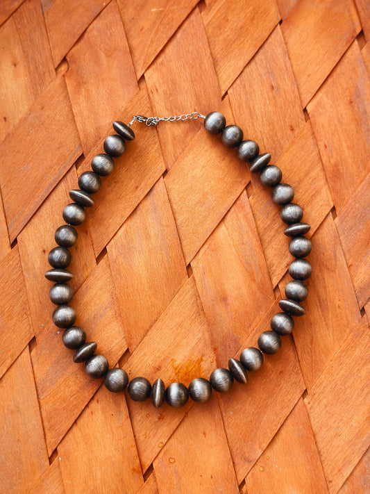 The Heeler | Faux Navajo Pearl Necklace 