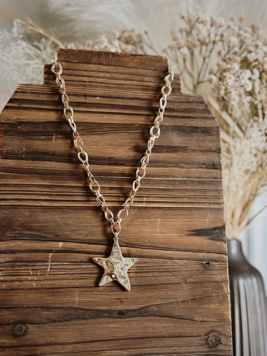 Elise Hammered Star Cable Chain Necklace