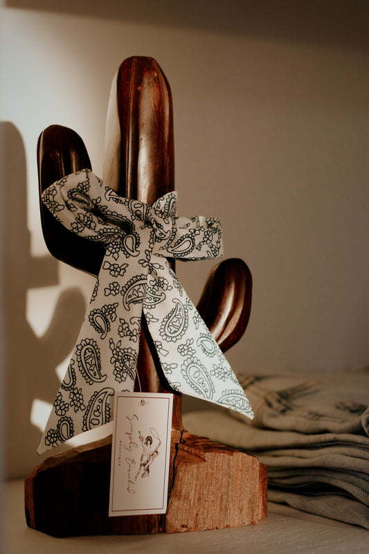 The Paisley Twilly