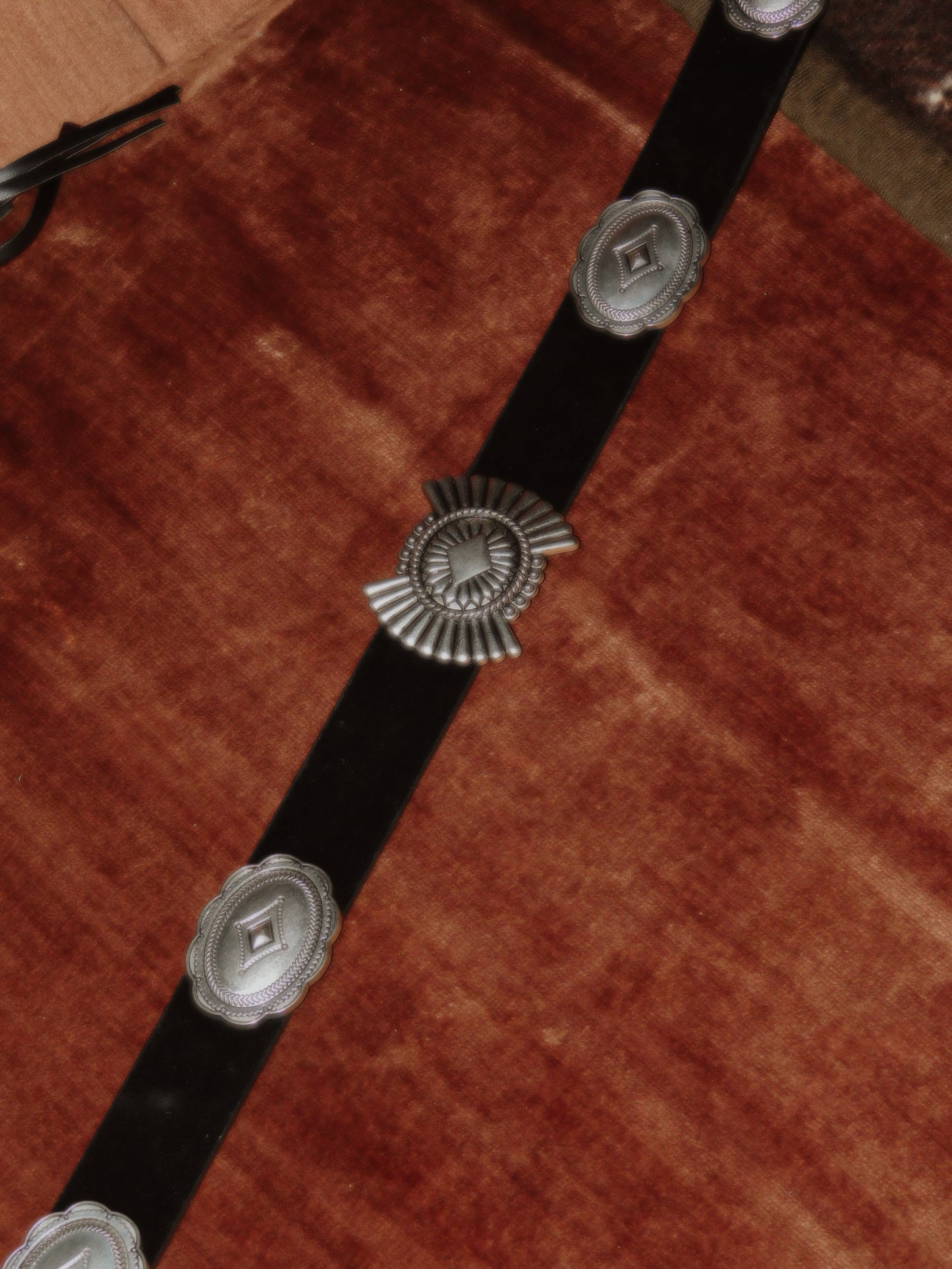 Western Oval Floral Belt- Silver