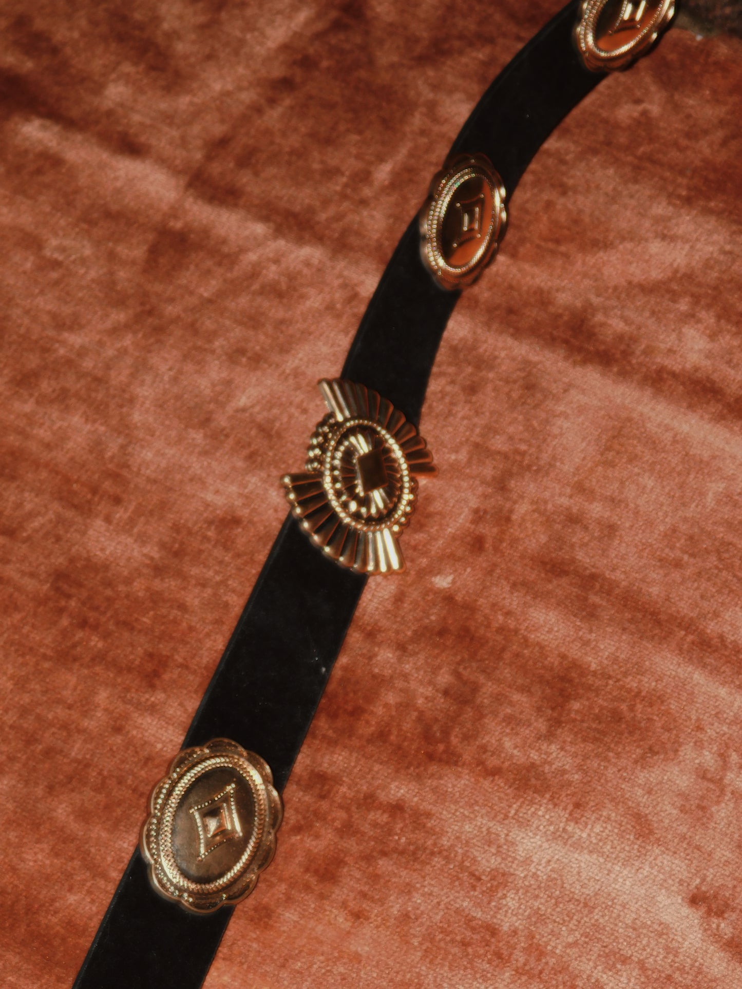 Western Oval Floral Belt- Gold